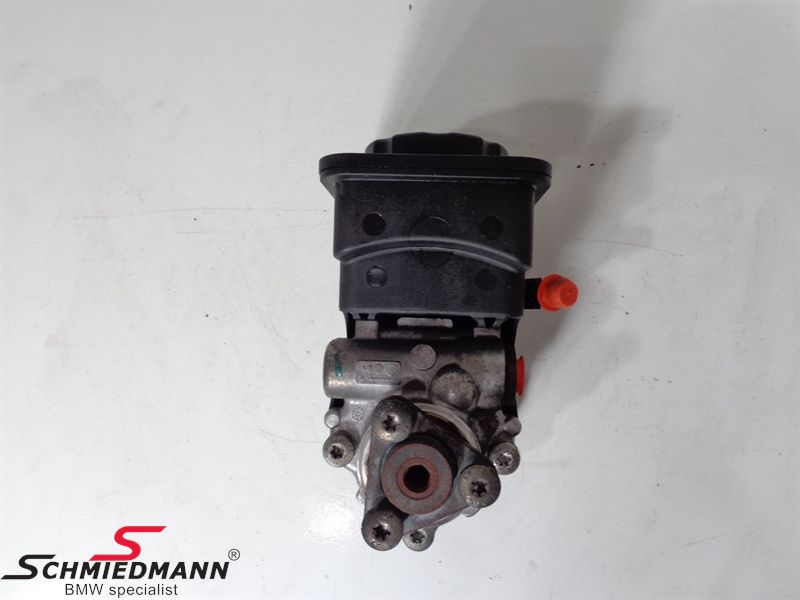 Powersteering pump with Olie carrier