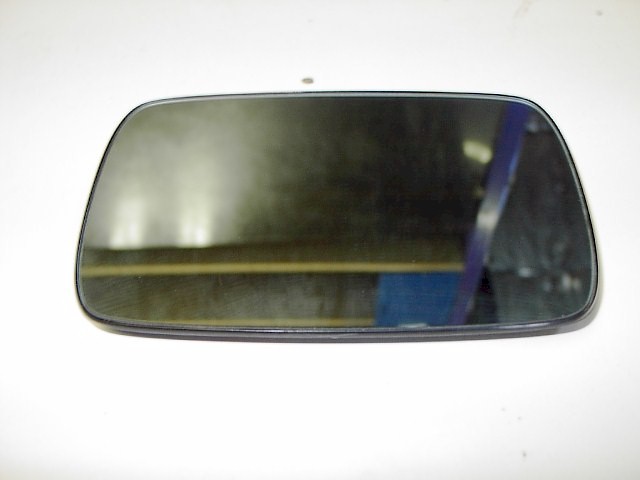 Mirror glass plane left not heated