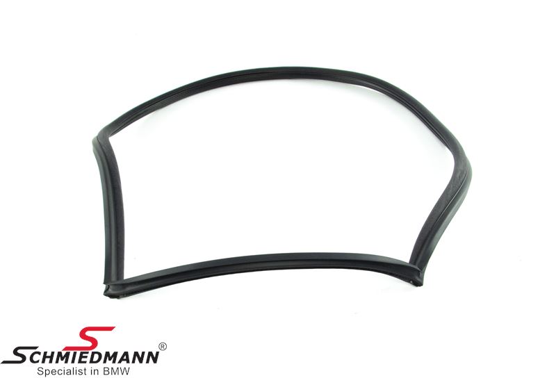 Window gasket moulding for rear fender L.-side