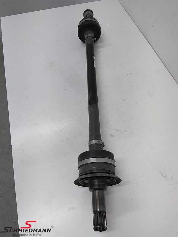 Output shaft rear left