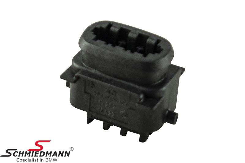 Plug housing for ignition coil