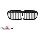 NSG1112MBDGLCI  Kidney set matt black with dobble grill spokes