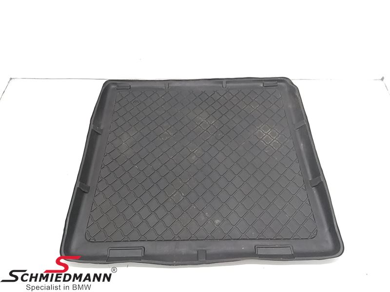 Trunk mat rubber with edges