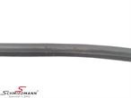 A64630 51718219551 51 71 8 219 551 8219551 宝马 E36 -  Rubber sealing door frame front Black L.-side