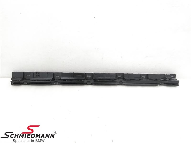 Mount strip for rocker panel L.-side front