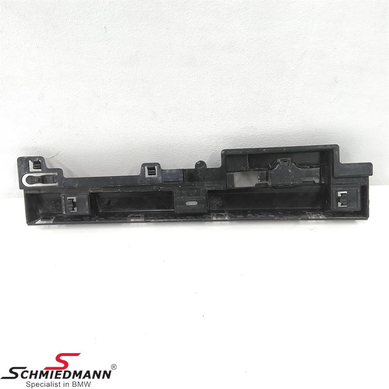 Mount strip for rocker panel L.-side center