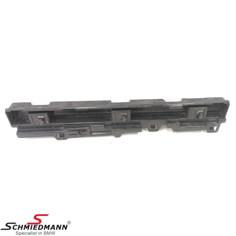 Mount strip for rocker panel L.-side front