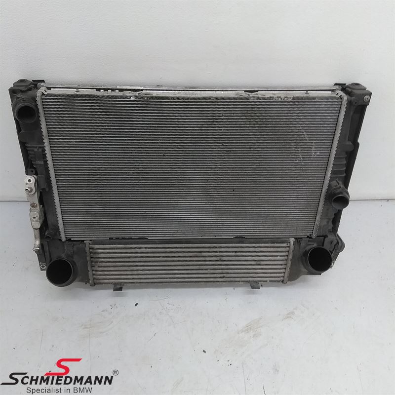 Radiatorpackage automatic transmission (Radiator/condenser/Intercooler) 