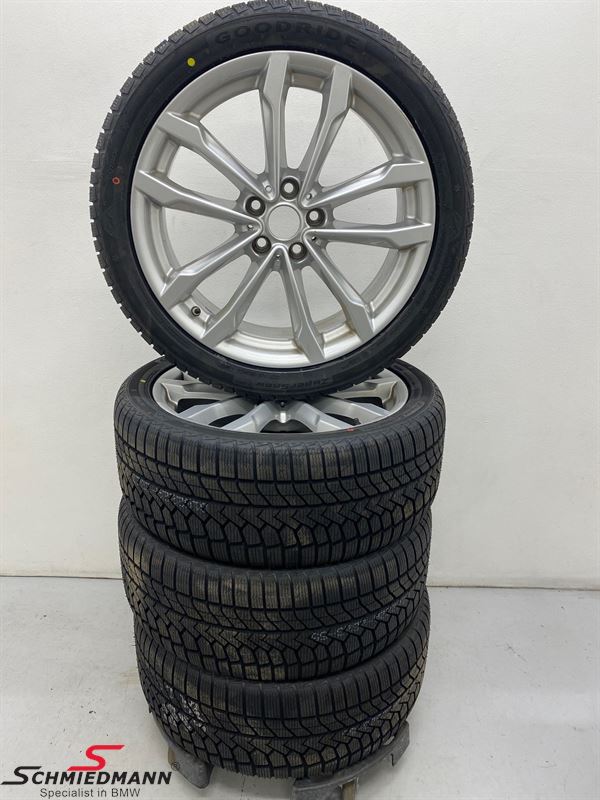 19" org. BMW wheels with wintertyres "V Spoke 691" "NEW TYRES"