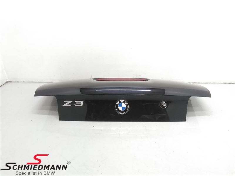 Trunk lid for integrated brakelight