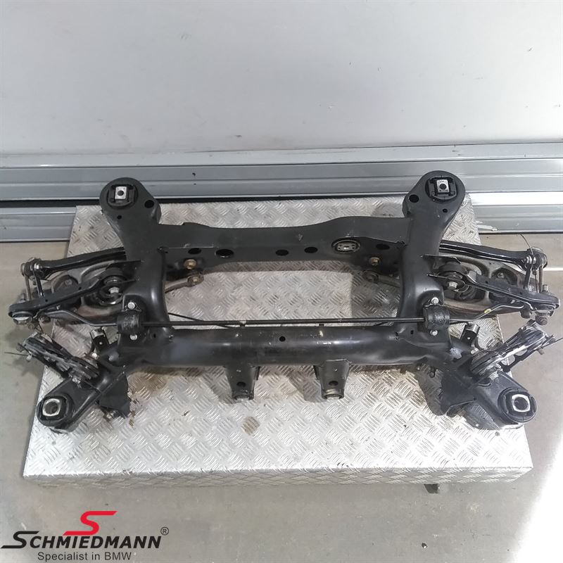 Rear axel Original BMW with arms and bolts. 33316783713