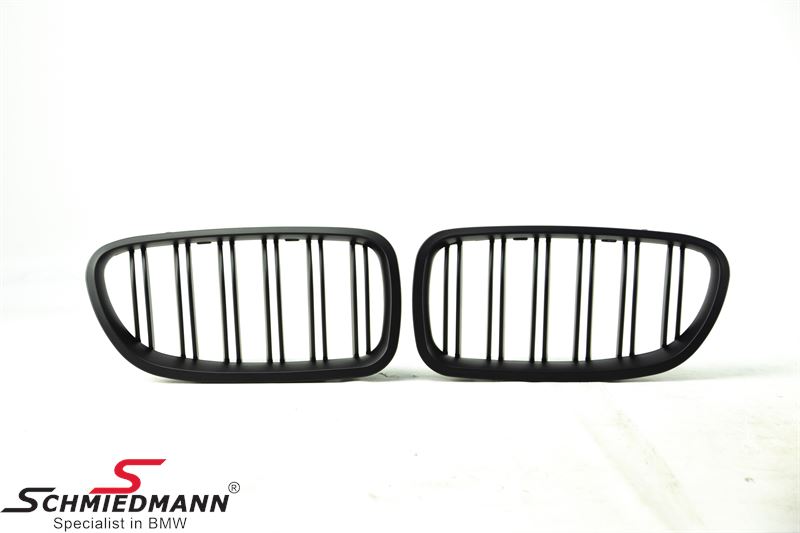 -DEMO- Kidney set in matte black with double grill spokes (Has scratches and finishing defects) 