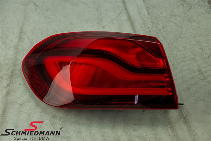 -DEMO- Taillight -Black Line- outer part on the side panel L.-side (Returned item)