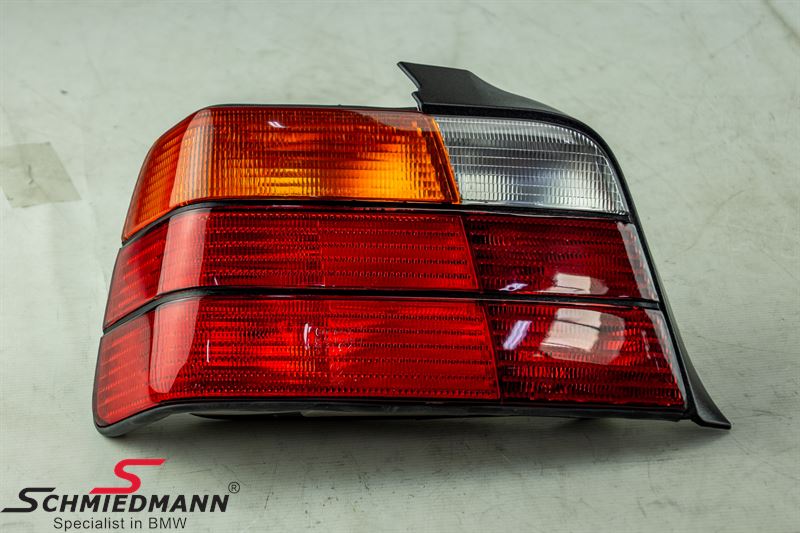 -DEMO- Taillight with yellow indicator - left side (Returns)