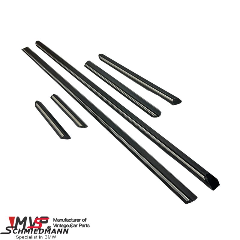 Body moulding set - black and chrome