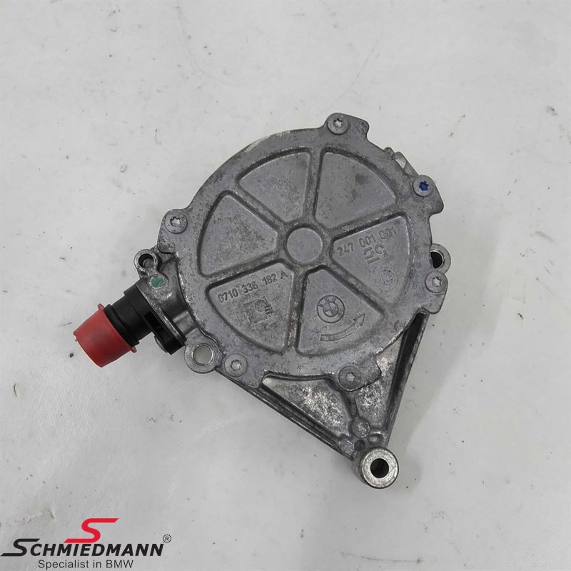 Vacuum pump for the brake system (is installed on the cylinderhead direct on the exhaust camshaft)