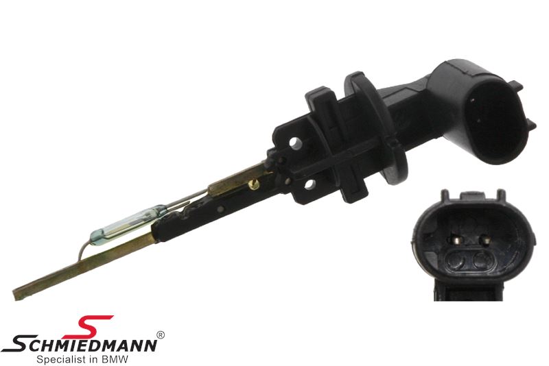 Levelling switch expansion tank