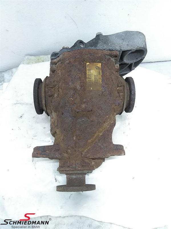 Final drive 3,73 For models with automatic transmission (Tested without whining noise, but has a slight rumble when turned manually while disassembled) No warranty on this rear differential.