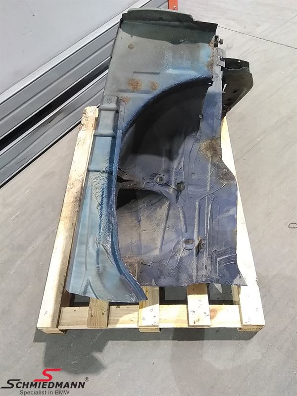 Section of right front wheel housing
