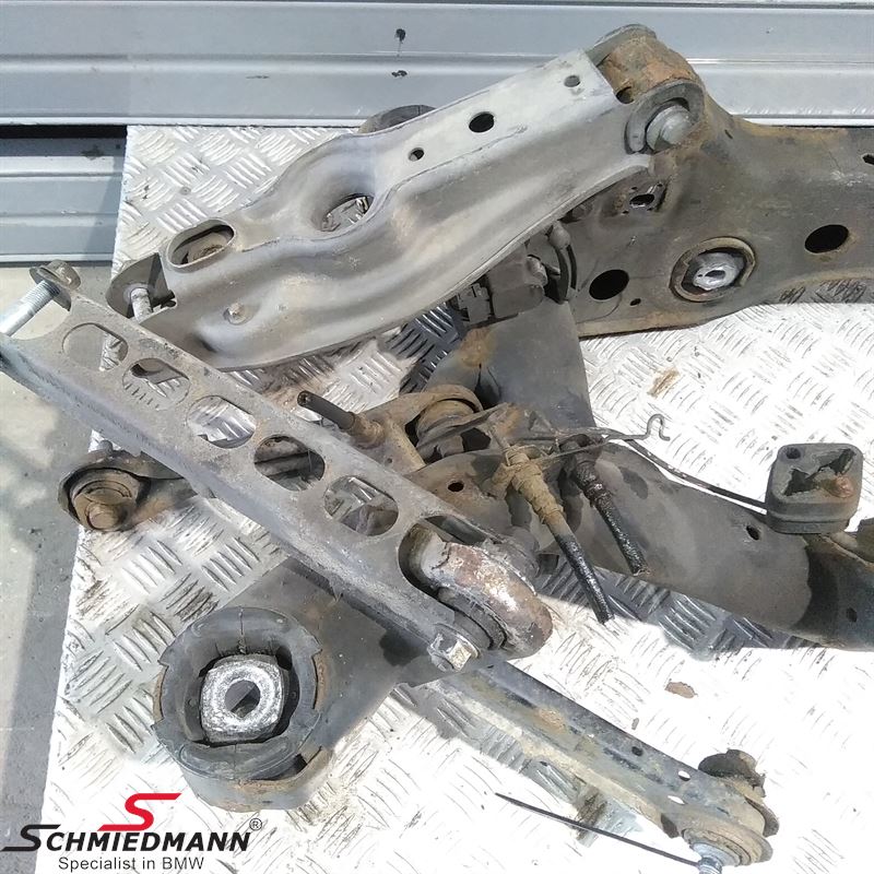 Rear axel Original BMW with arms and bolts. 33316783714 (HAS SURFACE RUST IS NOT PENETRATED)