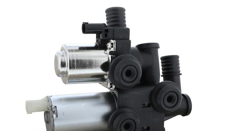 Vattenventil med tillsatsvattenpump 64118369807VM BMW E46 Z3 X3 (E83) X3LCI (E83LCI)