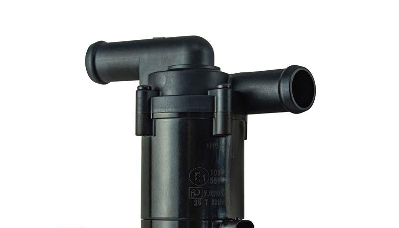 Tillsatsvattenpump för värmare 64129227715P BMW E60 E63 E61 E64 E60LCI E61LCI E63LCI E64LCI