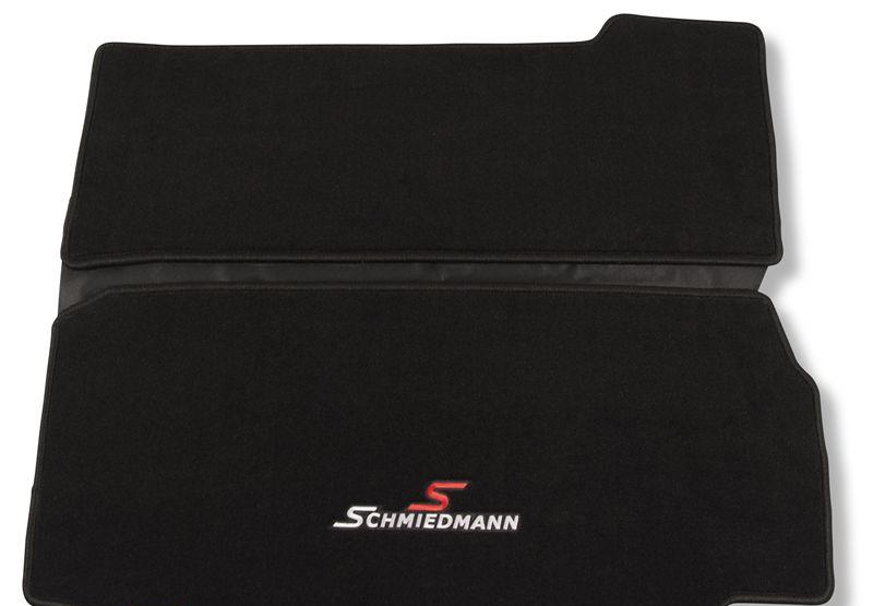 Bagagerumsmatta i svart tyg med Schmiedmann-logotyp SCMBMZ4E85UT BMW Z4 E85