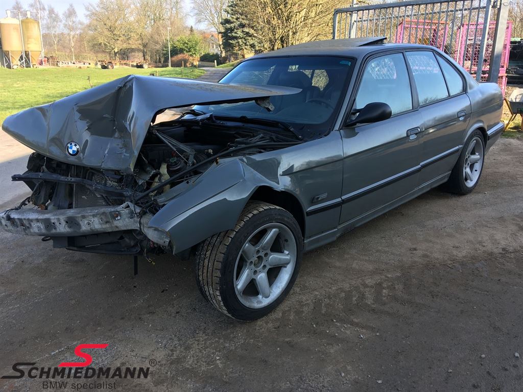 BMW E34 Limousine 525I M50 2.5l 1990 192 HP DIAMANTSCHWARZ METALLIC