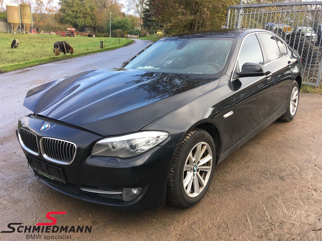 BMW F10 saloon Limousine 525D N57 3.0l 2010 204 HP BLACK SAPPHIRE METALLIC